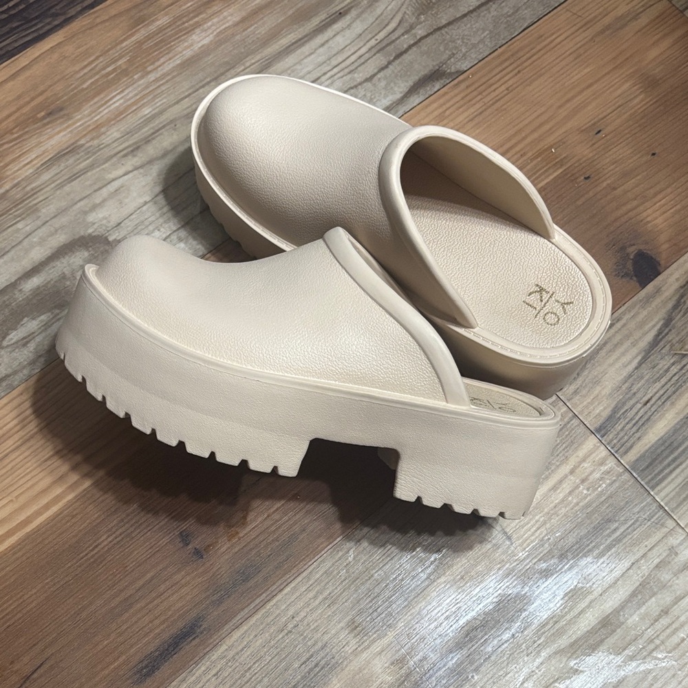 Women's Platform Mules- Cream